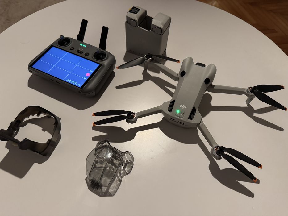 DJI Mini 4 Pro Fly More Combo (DJI RC2)