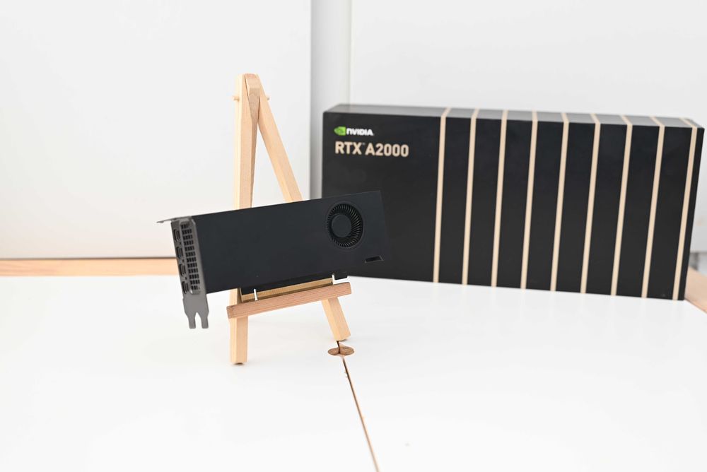 Placă video Nvidia RTX A2000 consum redus, gaming si design compact