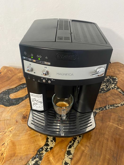 expresor /espressor cafea delonghi magnifica