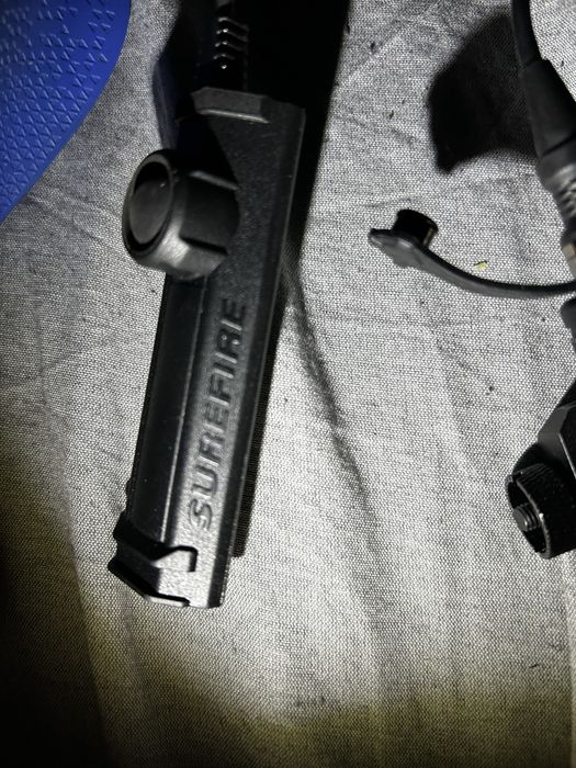 Lanterna arma surefire,noua cu switch