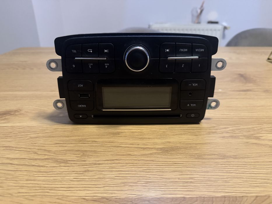 Radio cd cu bluetooth Dacia model dupa 2014