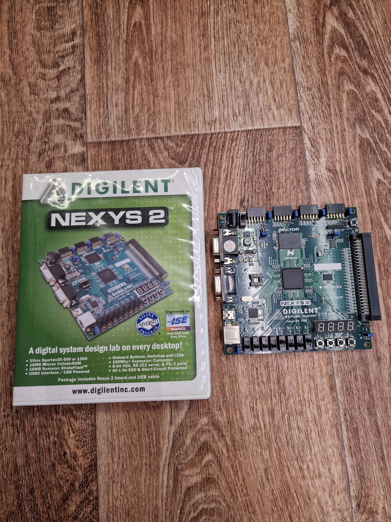 Отладочная плата Digilent Nexys 2