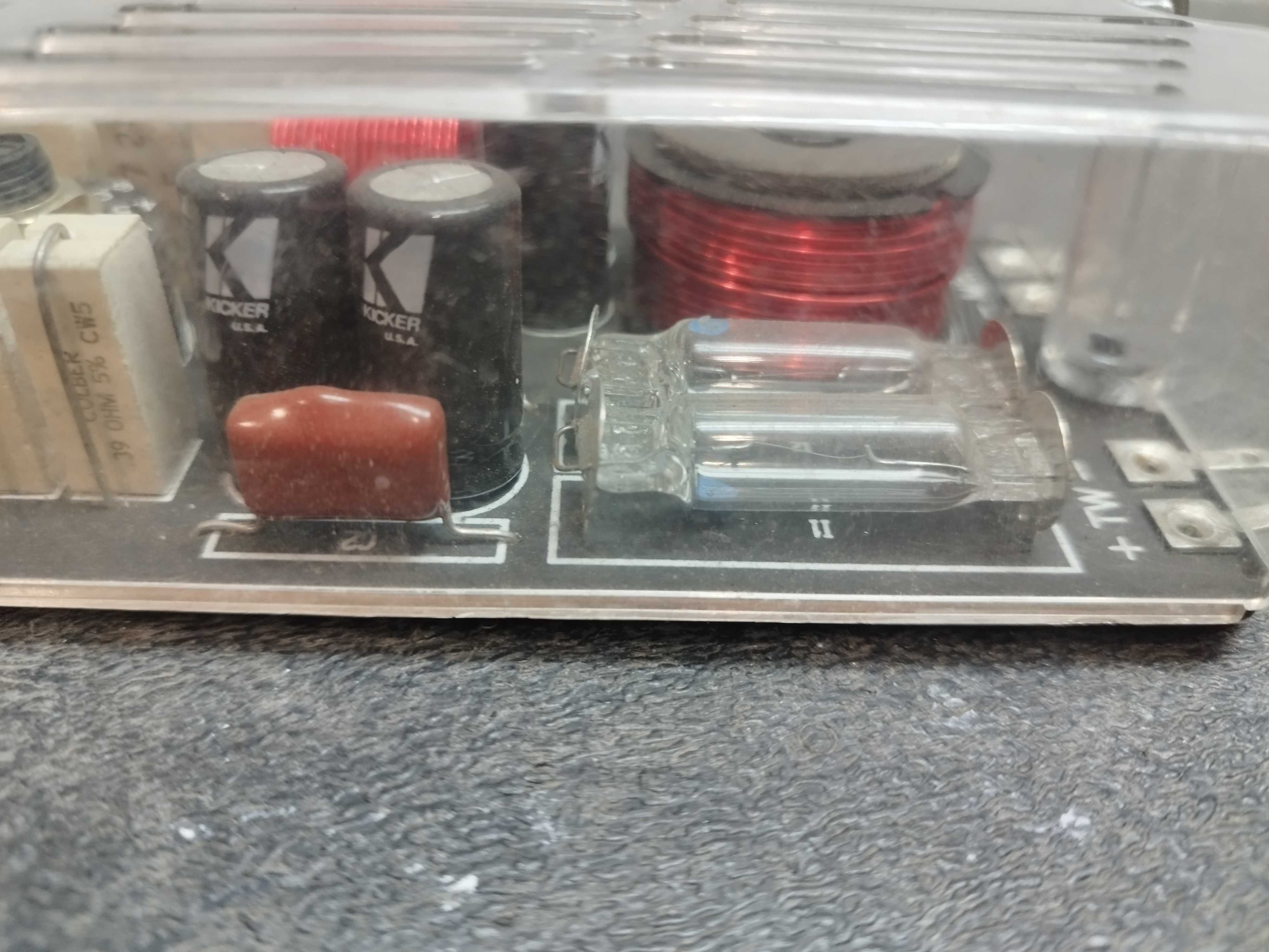 Filtru audio doua cai