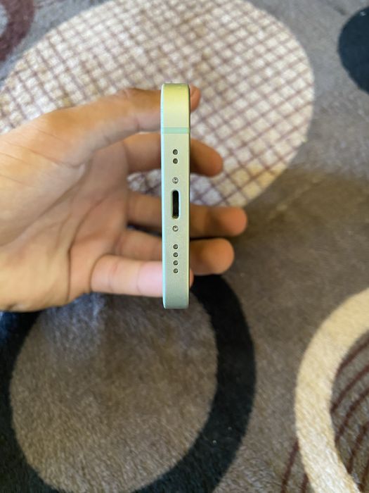 Vand iphone 12 mini in stare fuarte buna