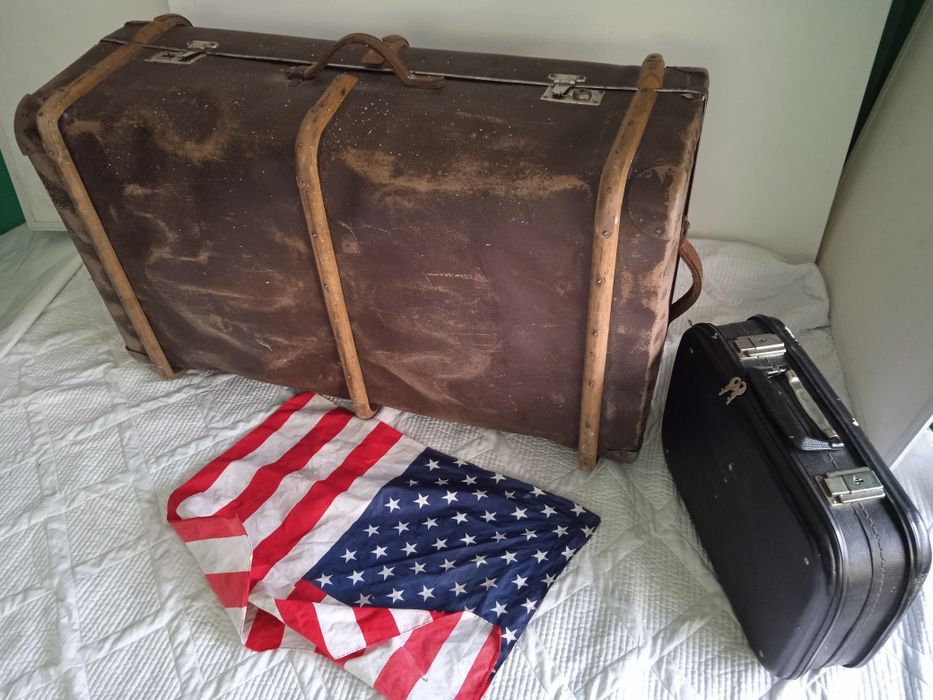 Антикварный Брльшой 95х55х40см  Германия Кожа Чемода 1890 года и Дру