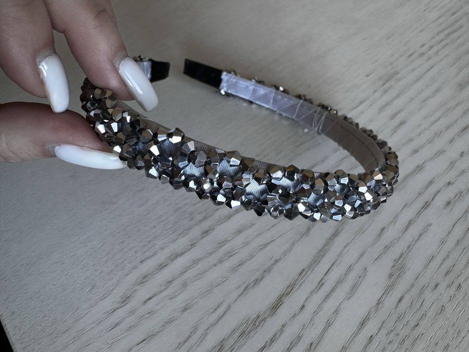 Диадема с мъниста