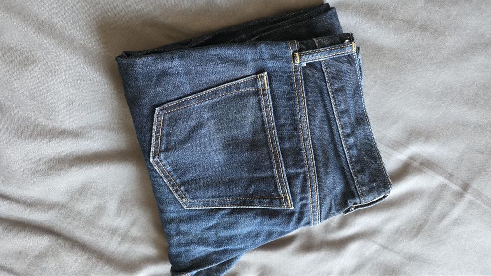 Оригинальные джинсы Uniqlo