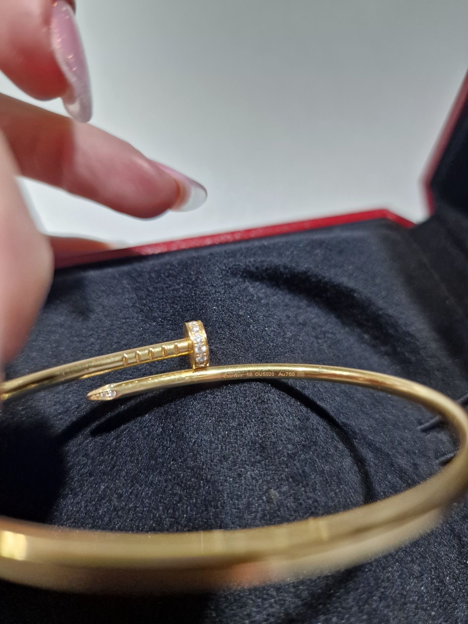 CARTIER Juste un Clou Bracelet Diamond
SMALL MODEL, DIAMONDS