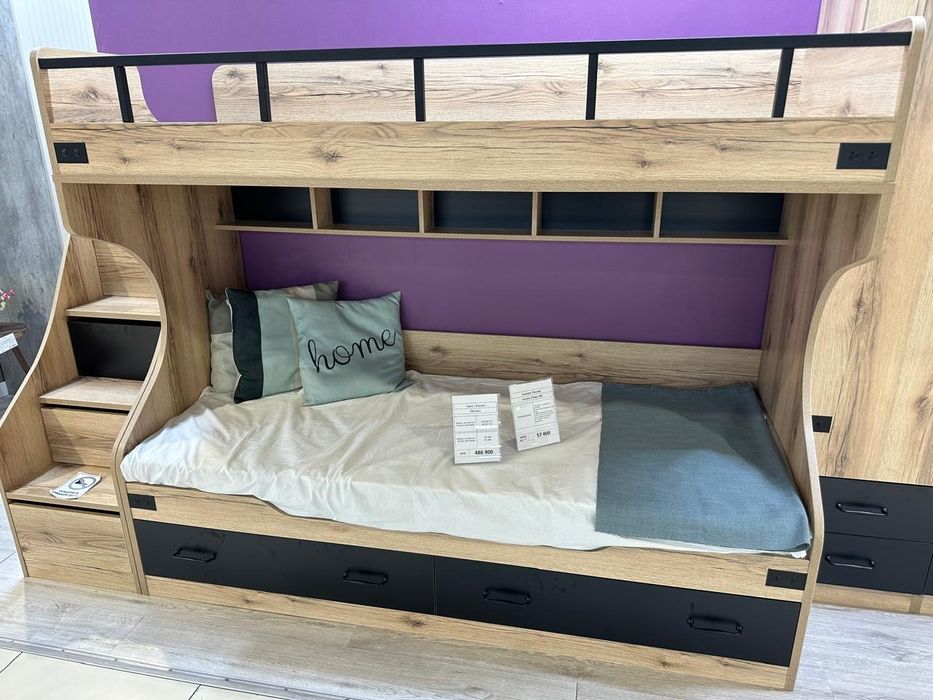 Детская кровать двух ярусная с матрасами