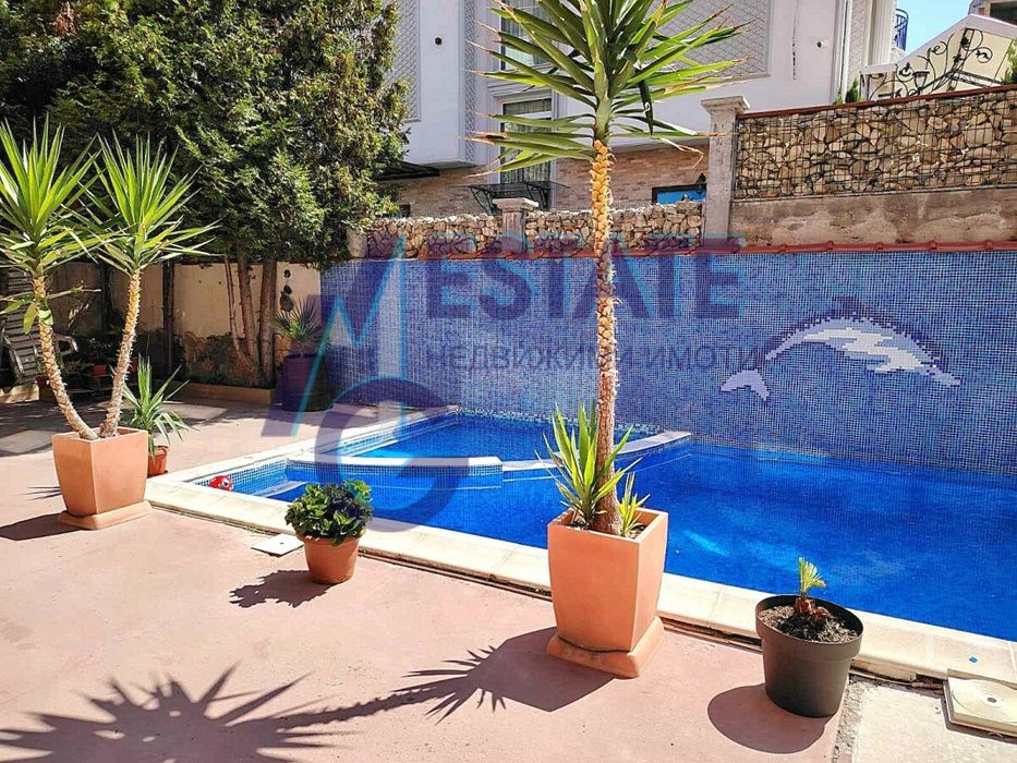 Продава се Тристаен апартамент в Несебър - 94 кв.м за 1447 €/кв.м - Снимка #1
