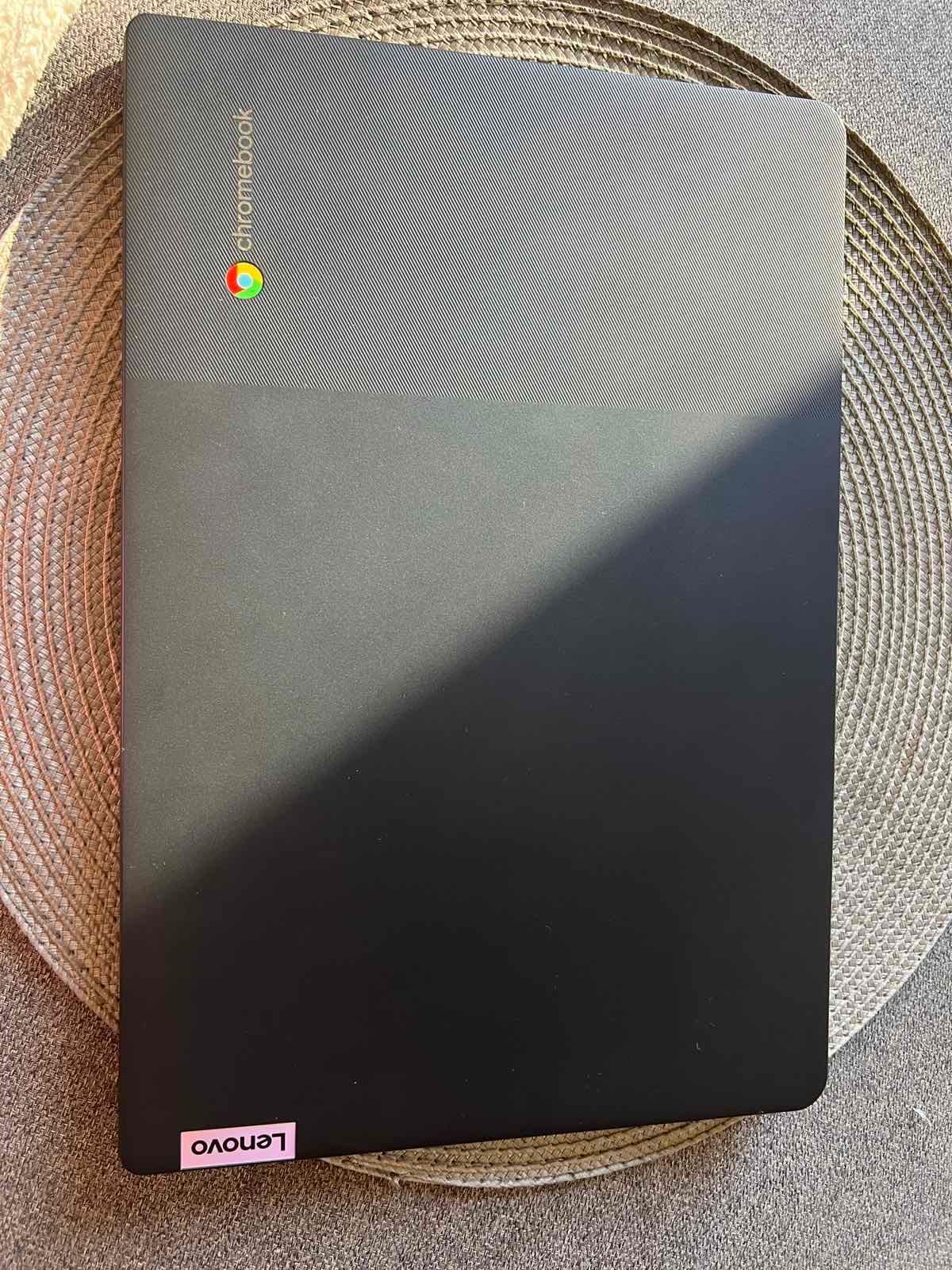 Лаптоп Lenovo IdeaPad 3 Chrome
