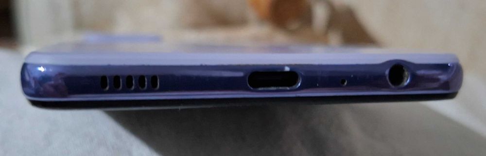 Samsung Galaxy A52 4G + калъф, 32GB SD, ориг. зарядно БЕЗ ЗАБЕЛЕЖКИ