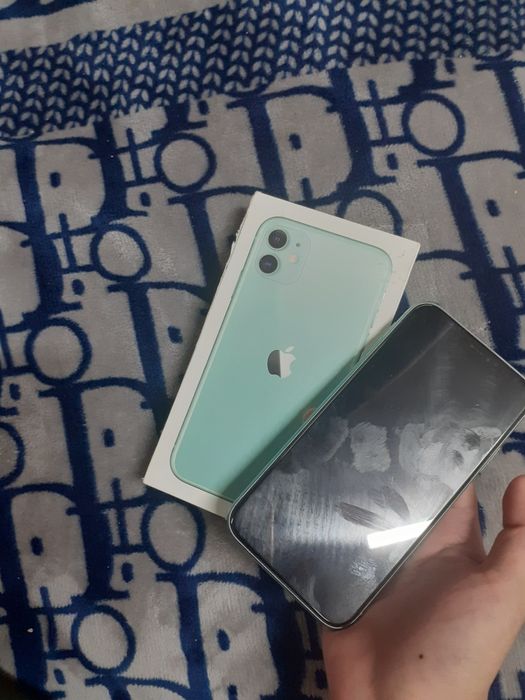 Продаётся Айфон 11