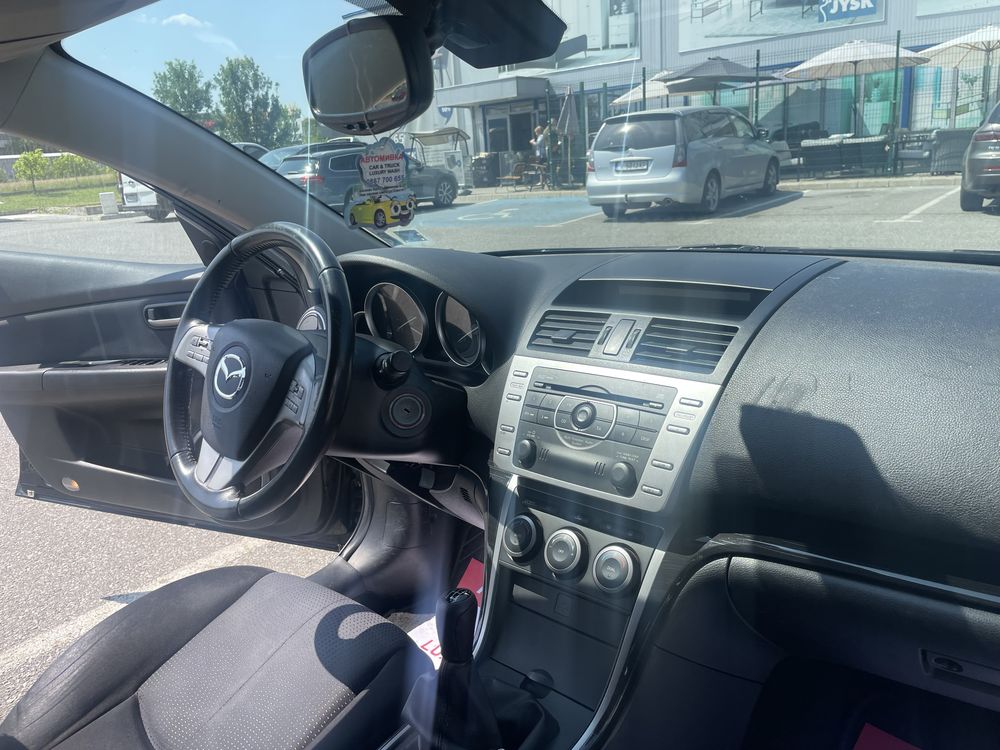 Mazda 6 черен металик в добро състояние