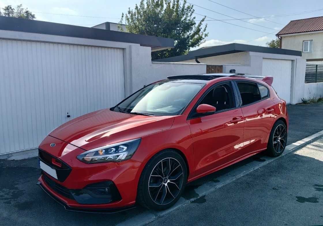 Ford Focus MK4 * STLine * Panoramic * Maxton Design * CarPlay * Camera