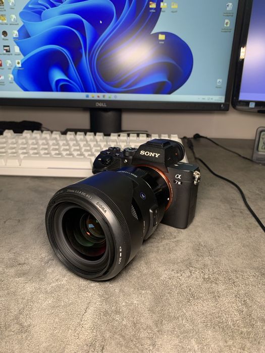 Продам Sony A7III возможно по отдельности Sigma 35 1.4 Sony 85 1.8