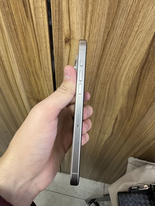 iphone 15 pro max natural 256 gb 90%