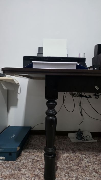 Офисный стол продаётся