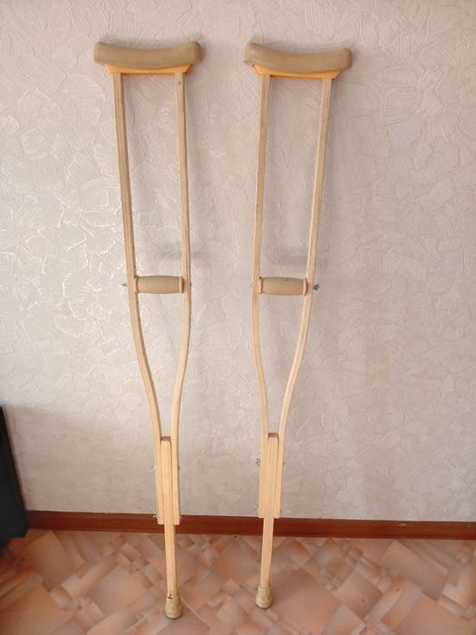 Костыли деревянные