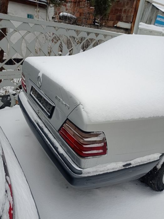 Продам крышка багажника, бампер, двери. Мерседес 124.