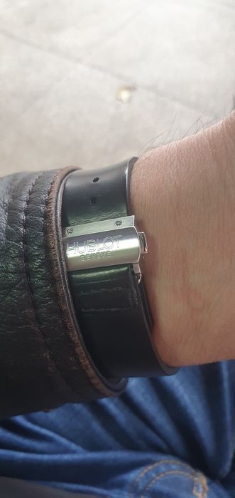 Hublot Classic Fussion schimb Rolex, Omega, Breitling