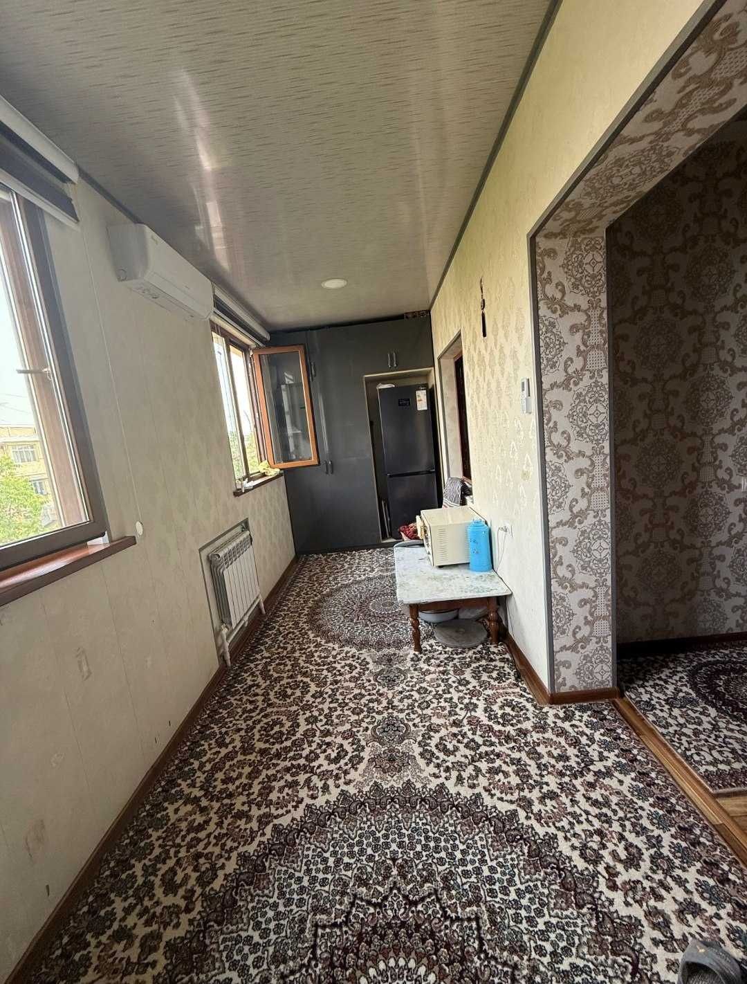Yunusobod 9 mavze 3 xona 5 etaj sotiladi