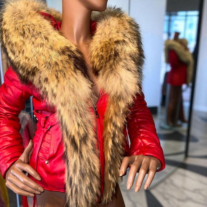 Geacă piele cu guler de vulpe