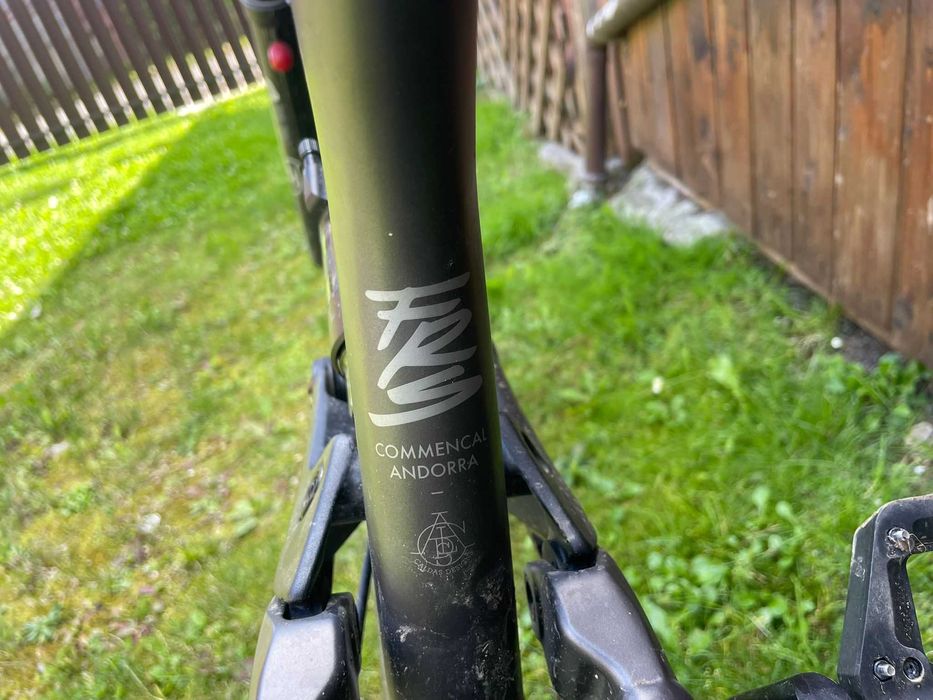 Bicicletă downhill COMMENCAL FRS