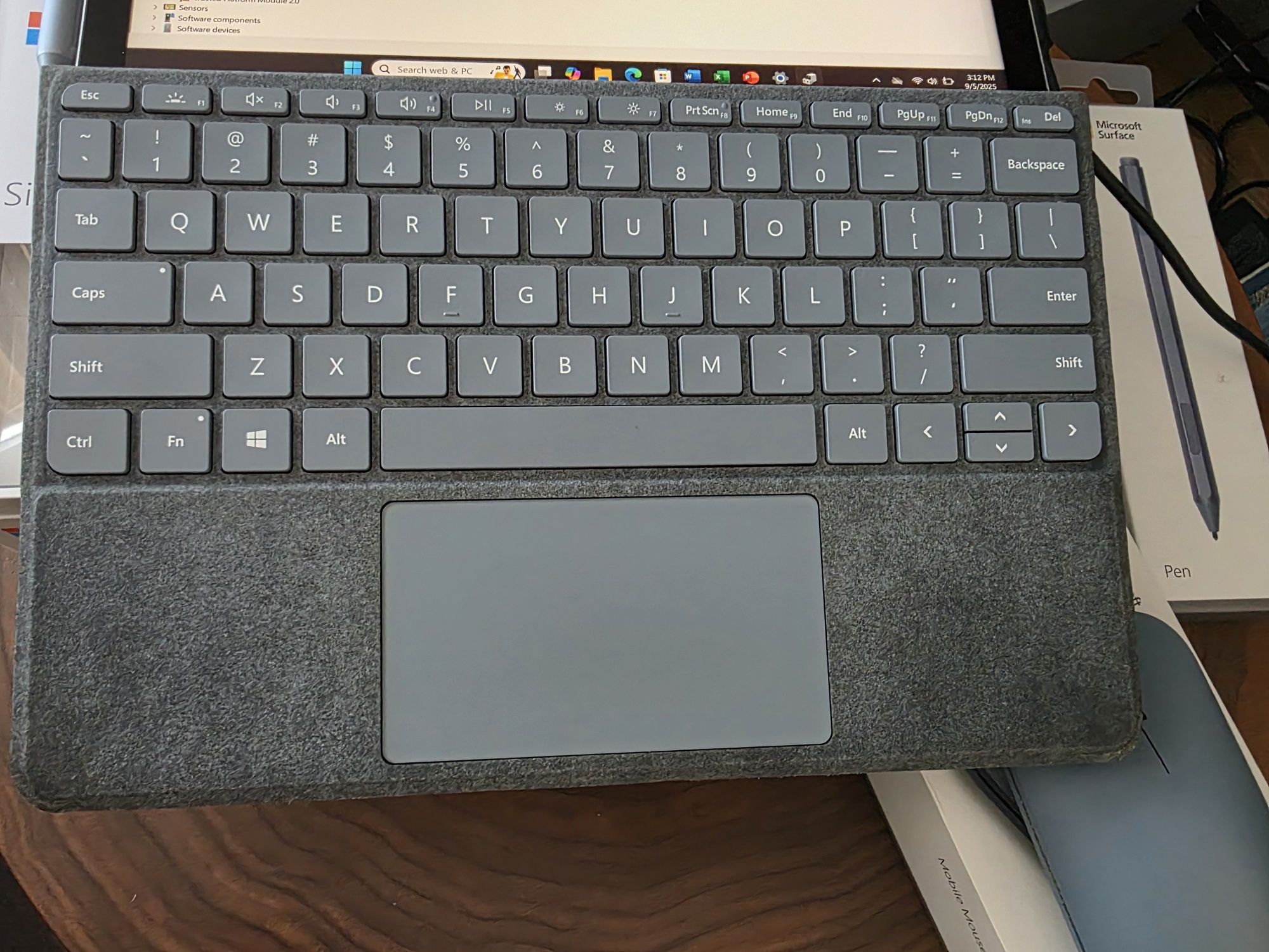 Microsoft Surface Go 2, m3-8100Y, 8GB ram, 128GB storage cu accesorii