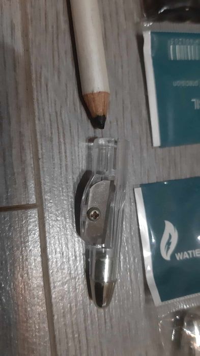 Creioane pentru ochi