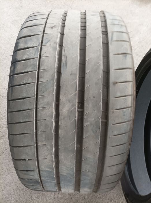 Продавам 2 летни гуми 315/30ZR21 105Y Michelin - 240 лв/бр.