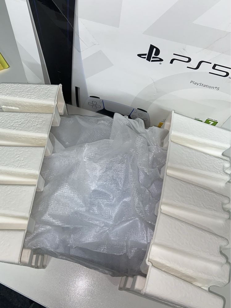 Playstation 5 (1TB, с дисководом, 2 джойстика) + Игры, подписка