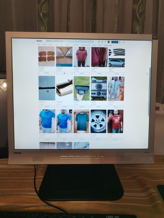 Monitor Benq 19" (cu difuzoare incorporate)
