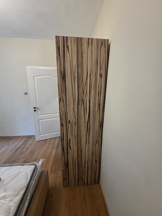 Гардероб с огледало