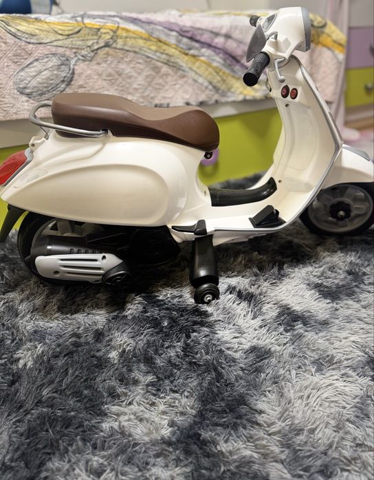 Детско моторче чисто ново