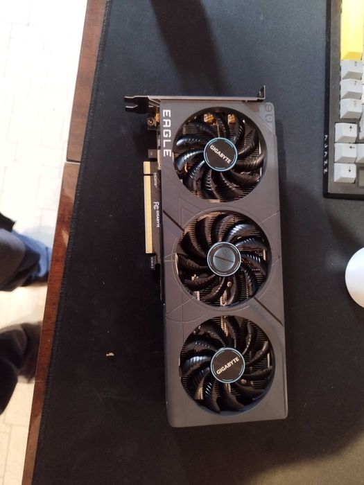 Видеокарта GIGABYTE GeForce RTX 4060 Ti Eagle OC