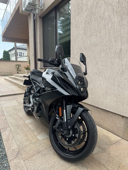 Suzuki GSX-8R • An 2024 • Unic proprietar • Stare impecabilă