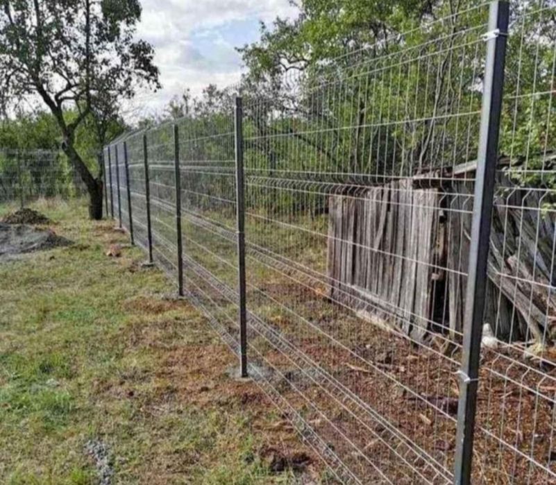 Realizăm Garduri din panouri stil jaluzele