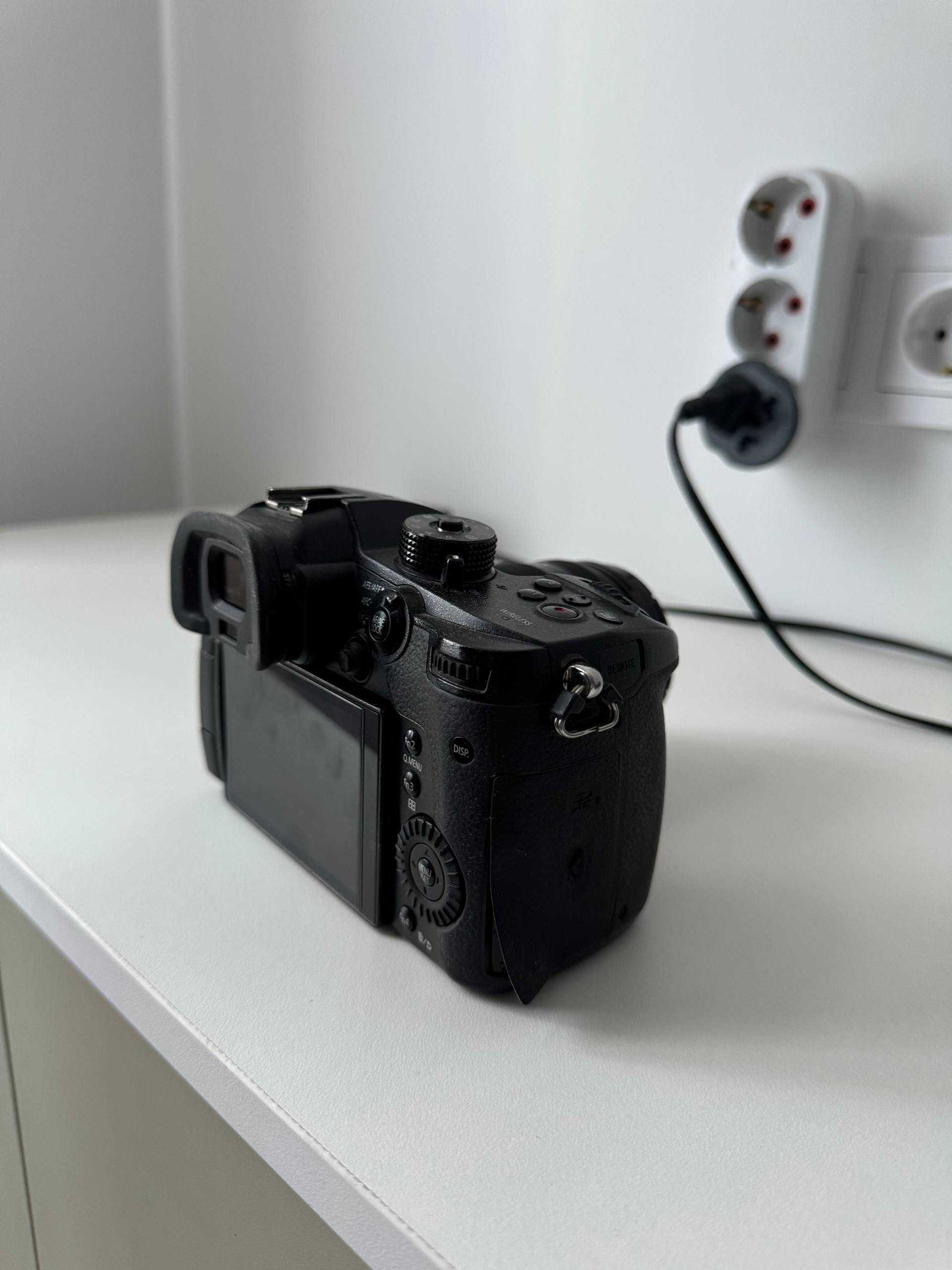 lumix GH5+обьектив f2.8 12/35mm