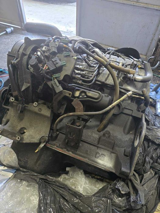 Продавам двигател за Mitsubishi Pajero Mitsubishi L200