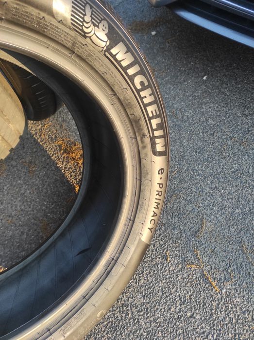 225/55/18 Michelin