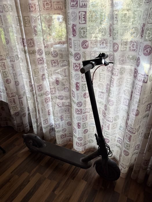 Trotinetă electrica Xiaomi Mi 4 Pro gen 1