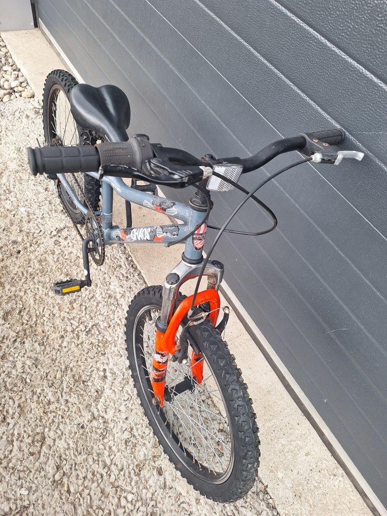 Bicicletă cu roti pe 20 pentru copii de peste 5-6 ani