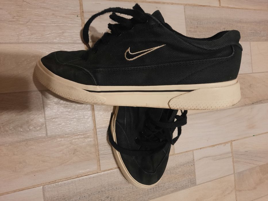 Adidasi Nike ,mărimea 41