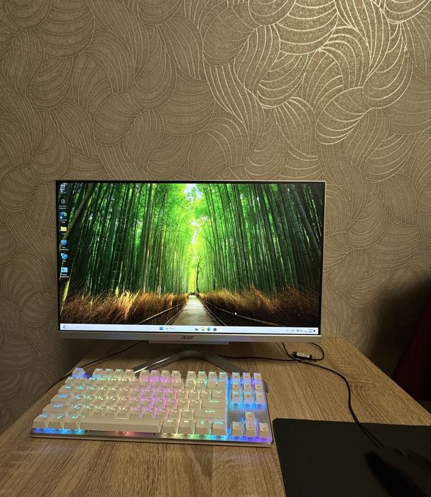 Продам моноблок Acer c24-860 series