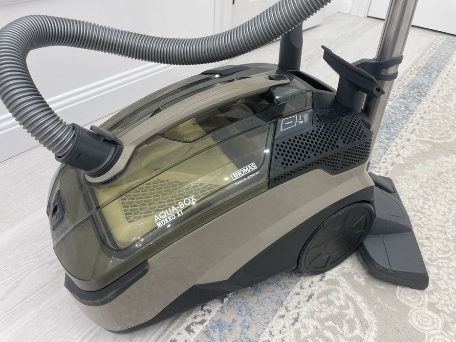 Продаю пылесос Thomas Mokko XT серый