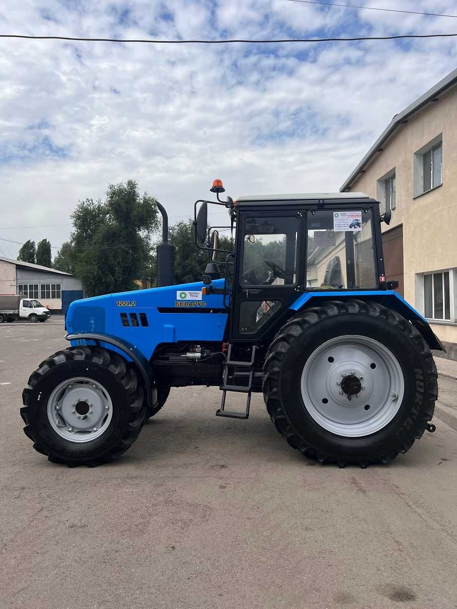 Трактор МТЗ-Беларус 1221.2T, в тропическом исполнении