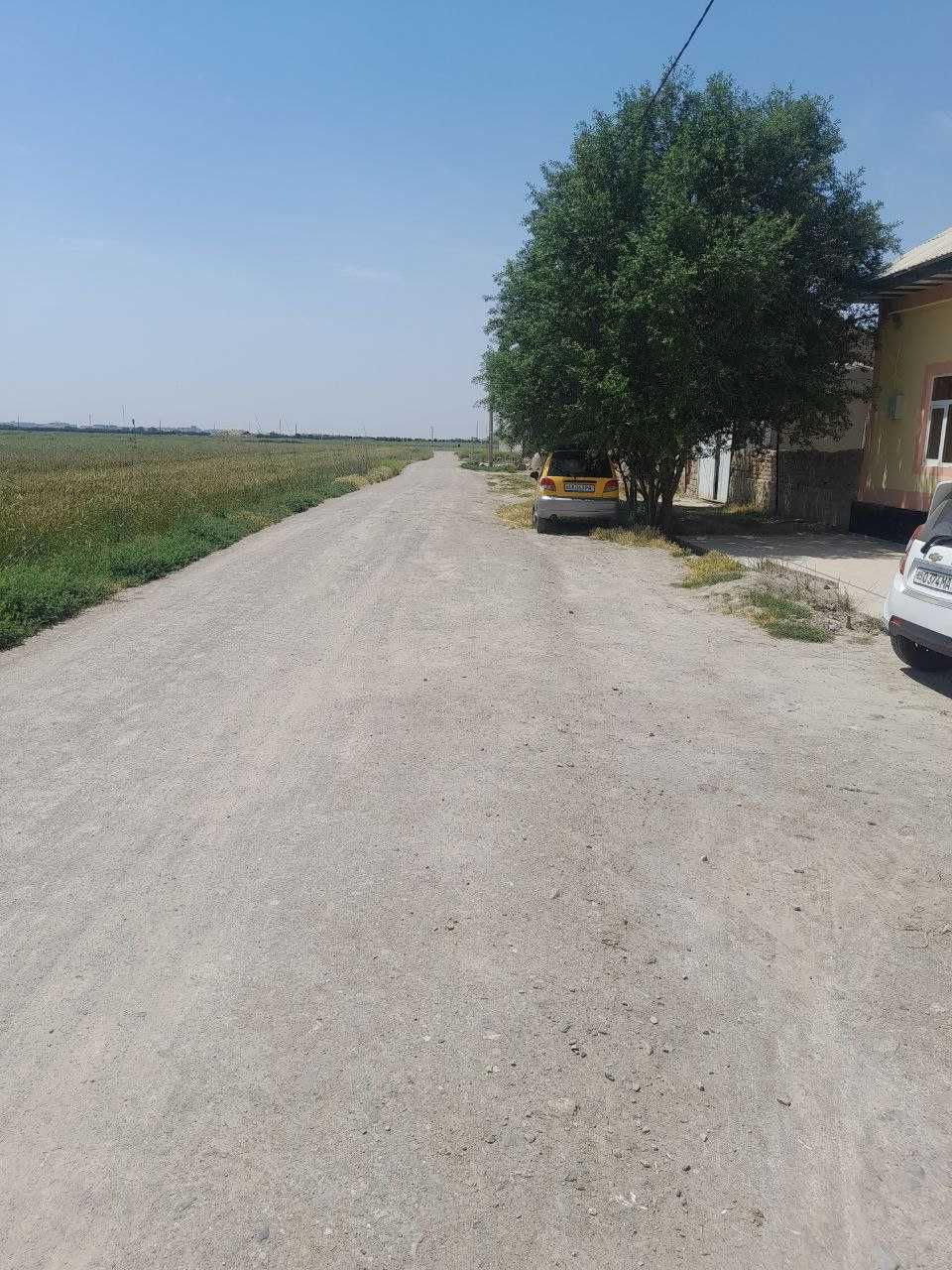 Ховли сотилади срочно