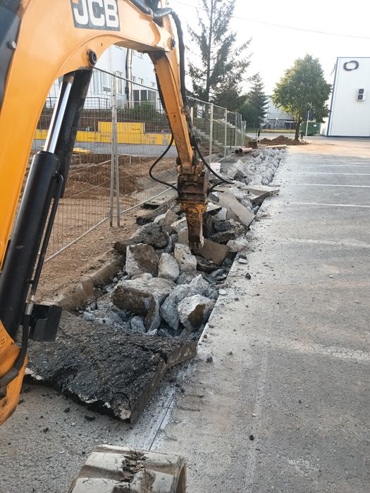 Inchiriez miniexcavator  buldo  cilindru