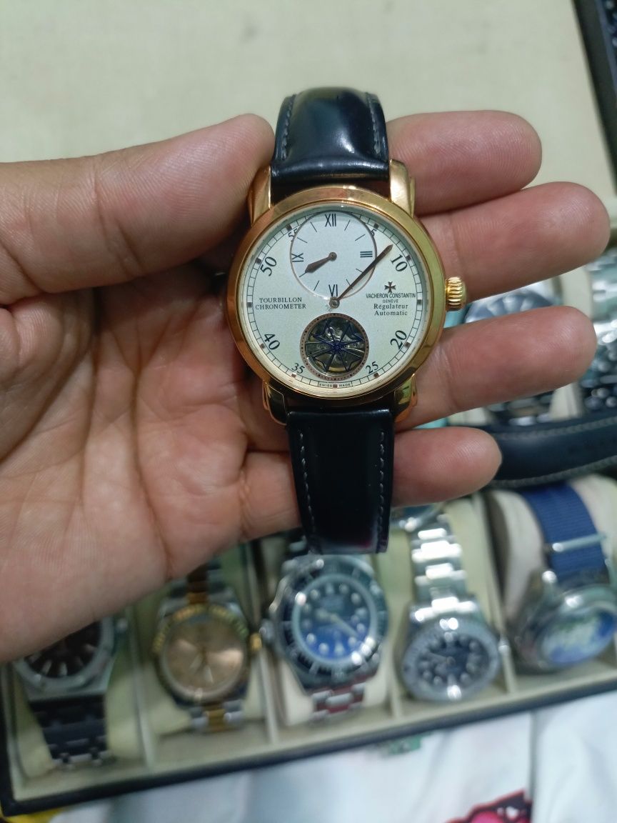 Vacheron Constantin Geneve 
Rimishoklari jigarang ariginal soat
Karobk